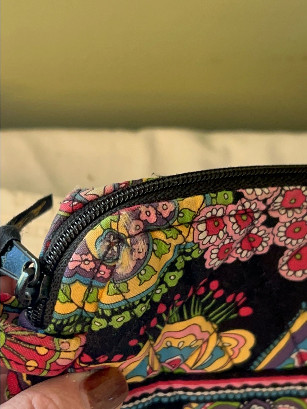 Vera Bradley cosmetic makeup bag in the retired Symphony in Hue pattern - Picture 4 of 5